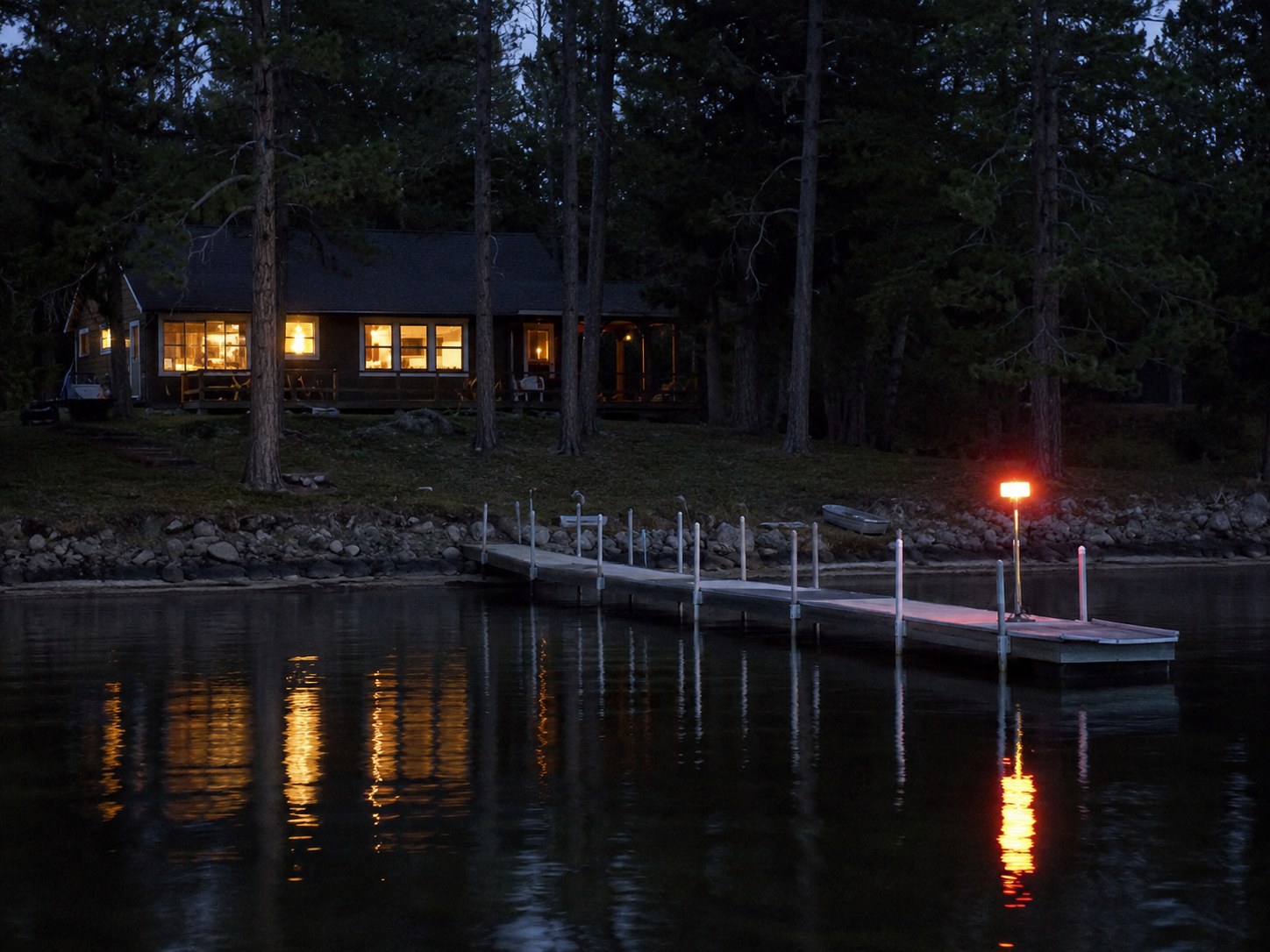 Dock Light Mistaken for Distress Signal photo