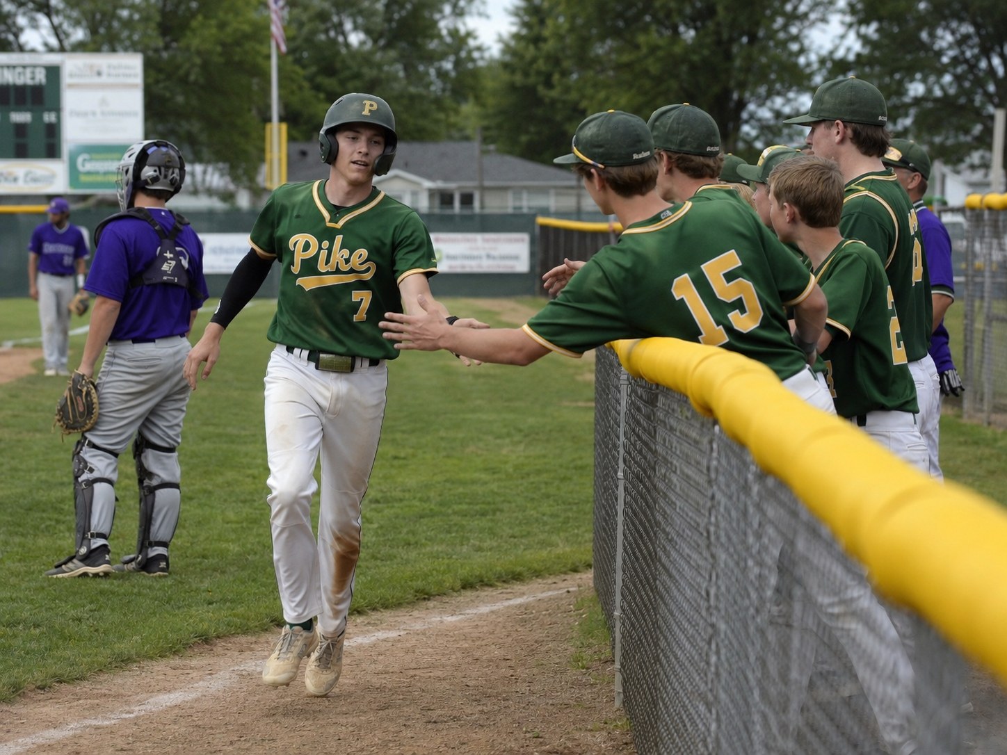 Pike Move to 2–0; This Time the Fence Stays Out of It photo