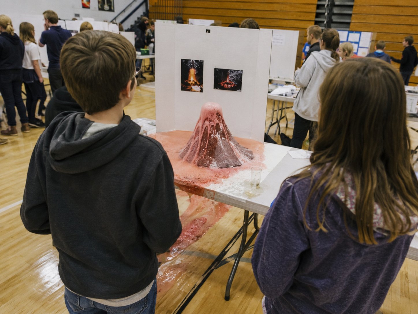 This year’s winning volcano made its case with volume, color, and a disregard for table boundaries.